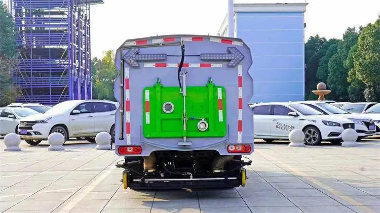 浙江电动清扫车品牌 哪里改装拖拉机清扫车 小学垃圾清扫车