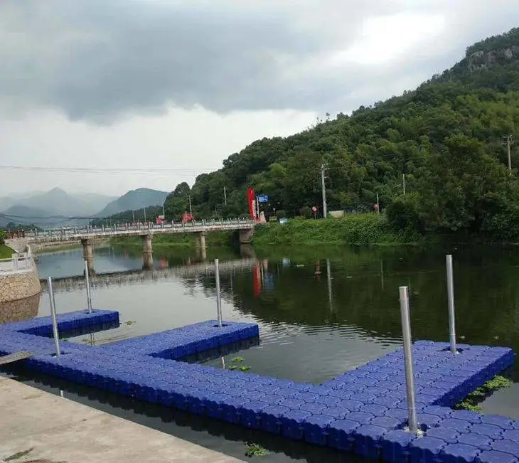 水上浮筒浮桶塑料浮筒摩托艇泊位浮台浮箱