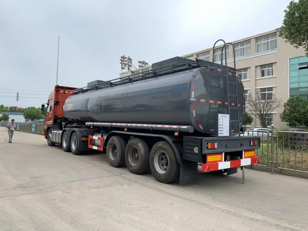 玉柴东特,普户钢衬塑洗井液罐车, 31吨净水剂罐车详细介绍