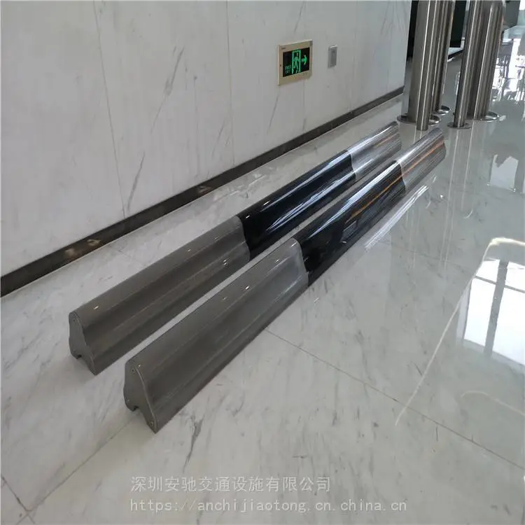 厂家生产可定制颜色本溪橡胶560mm车轮器 车轮挡