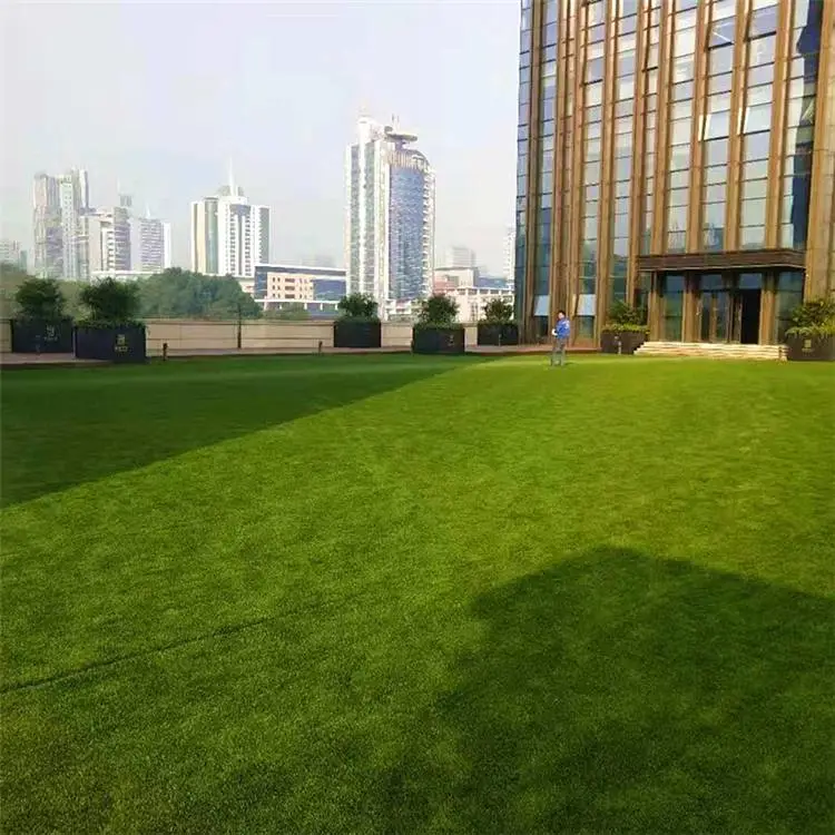 围挡绿色草坪 万立森楼盘人造植物草坪 鄂尔多斯围挡彩钢板覆草皮