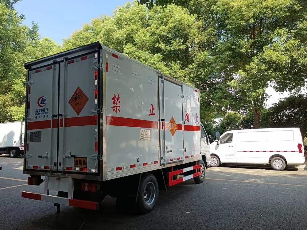 黄牌防爆品运输车危化品运输车图片