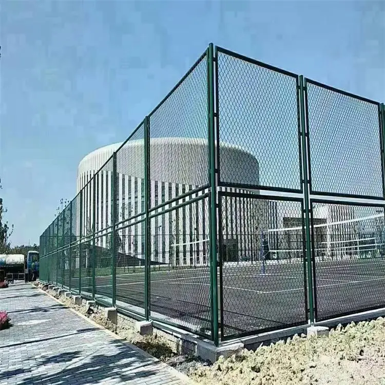 青海格尔木学校操场护栏网 白色勾花网用围网工厂供应