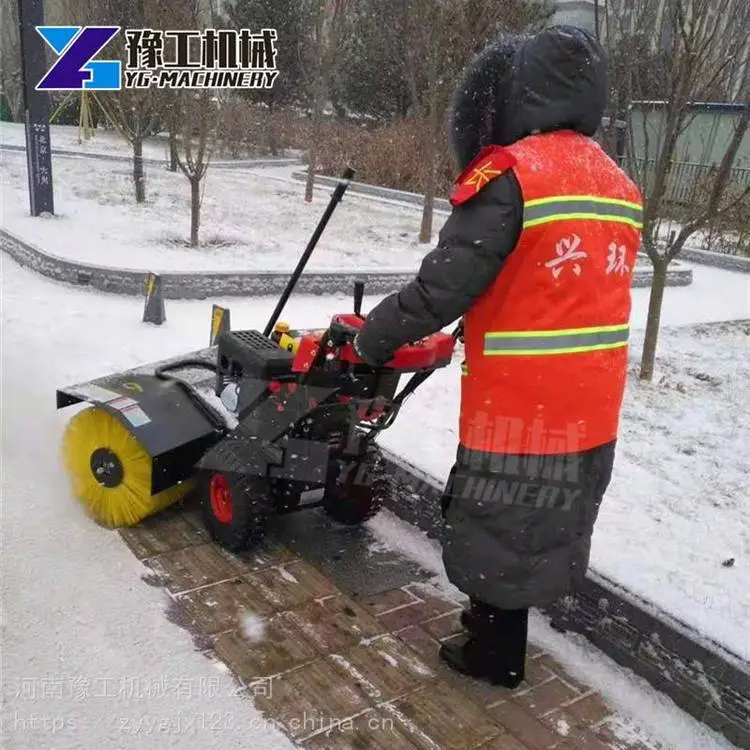 宁夏多功能扫雪车滚刷式设计