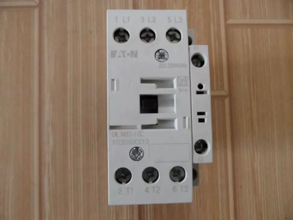 EATON ���ٽ����Ӵ��� DILM80C ��ѹ220V ֱ��ʽ�̵���50/60HZ