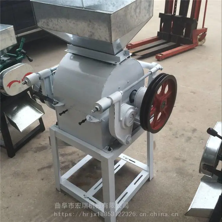 曲靖小型黑胡椒碎粒机家用芝麻花生粉碎机对辊粮食破碎机