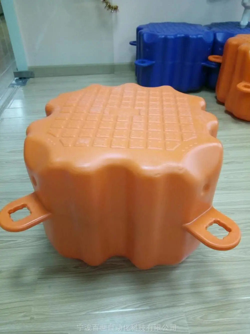 水上塑料浮筒厂家 观光水上娱乐浮台浮动浮桥