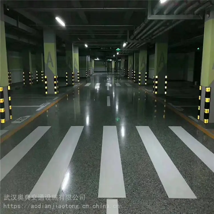 武汉水磨石地坪漆 球场地坪奥典交通施工生产厂家