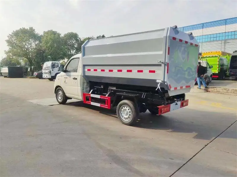 车厢可卸式搅拌车出售 3吨勾臂式垃圾车参数报价