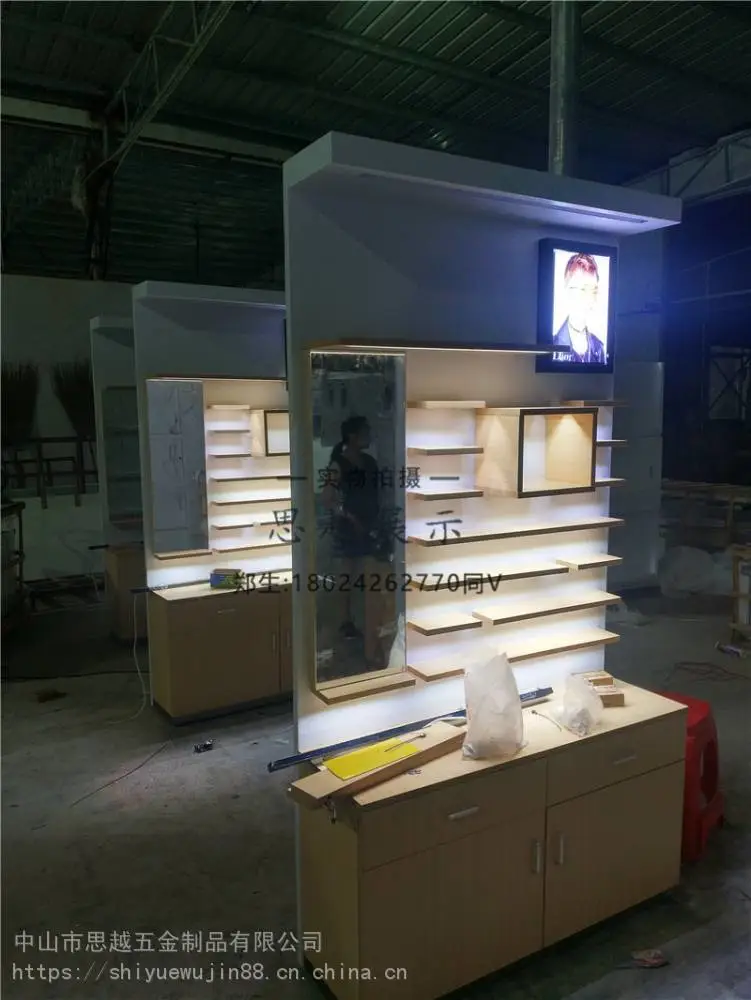光明眼镜柜台展示柜效果图出售全新珠宝手表收银台