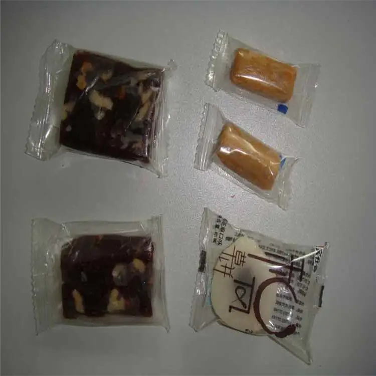 山东钦典QD250糖果面包方便面饼干药品枕式包装机多少钱