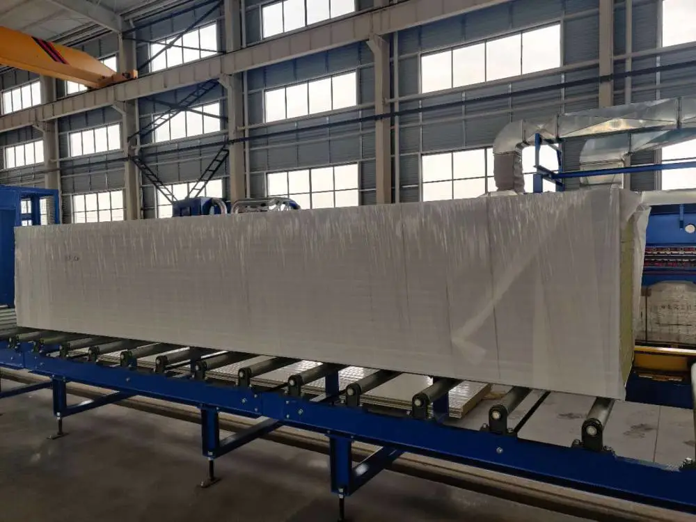 浙江嘉兴南湖水波纹聚氨酯夹芯板工厂介绍聚氨酯封边岩棉夹芯板