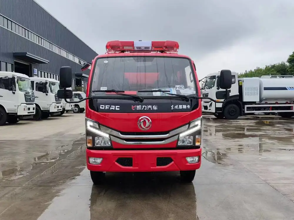 程力威出口水罐消防车 2.5 吨东风多利卡小型水罐消防车厂家