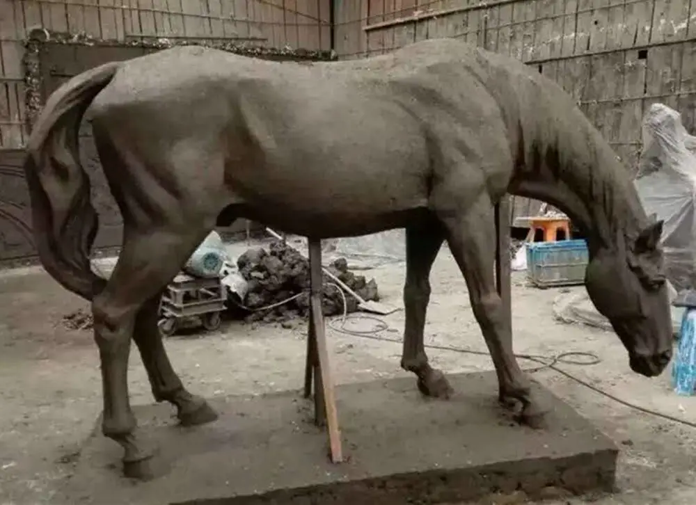 玻璃钢抽象动物雕塑|铜马艺术摆件