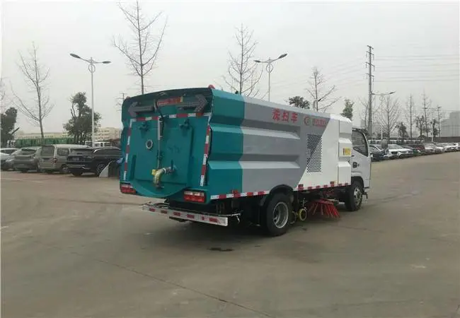 喷雾道路清扫车快速清扫专家