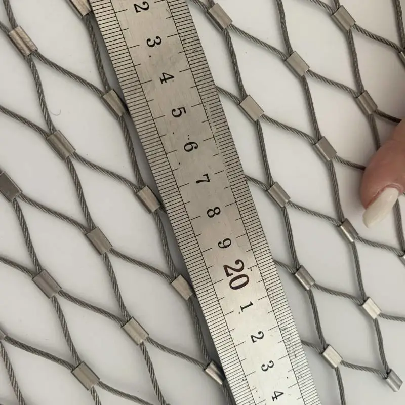 篮球场围网 运动场隔离网 高尔夫球场练习网 足球场防护网生产厂家
