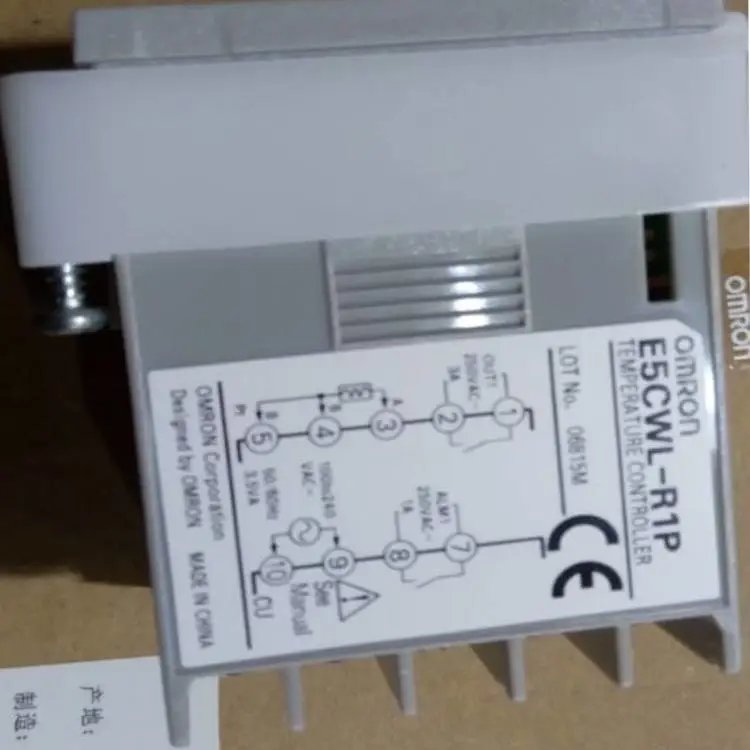 原装OMRON 欧姆龙温控器E5CWL-R1TC/Q1TC AC100-240V ***
