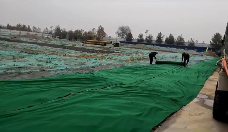 新密绿色防尘布是公路面养生专用布获客户好评