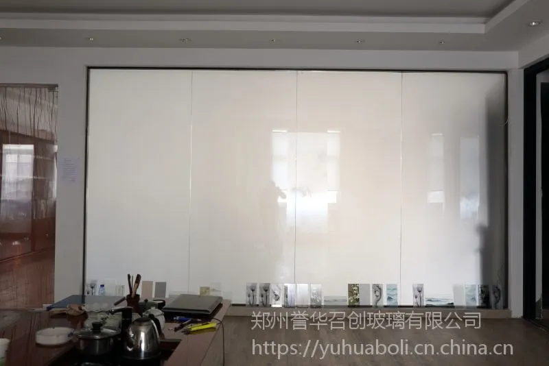 智能调光玻璃，通电玻璃，会议室隔断，手术室外墙，调光推拉门，雾化玻璃