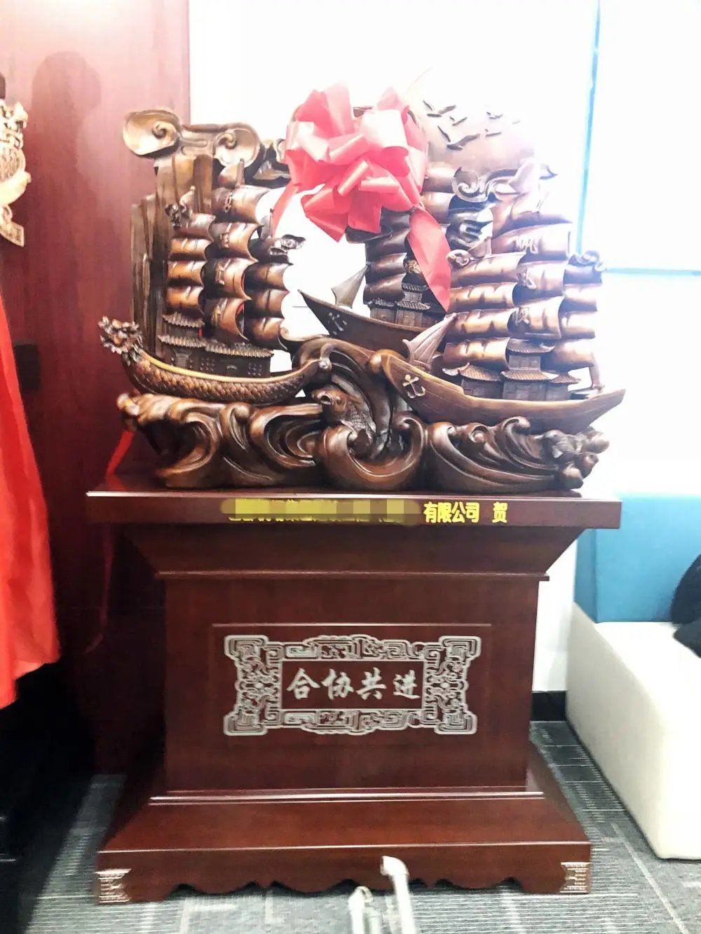 迎风破浪开业帆船模型 西安仿红木两米大帆船落地摆件销售