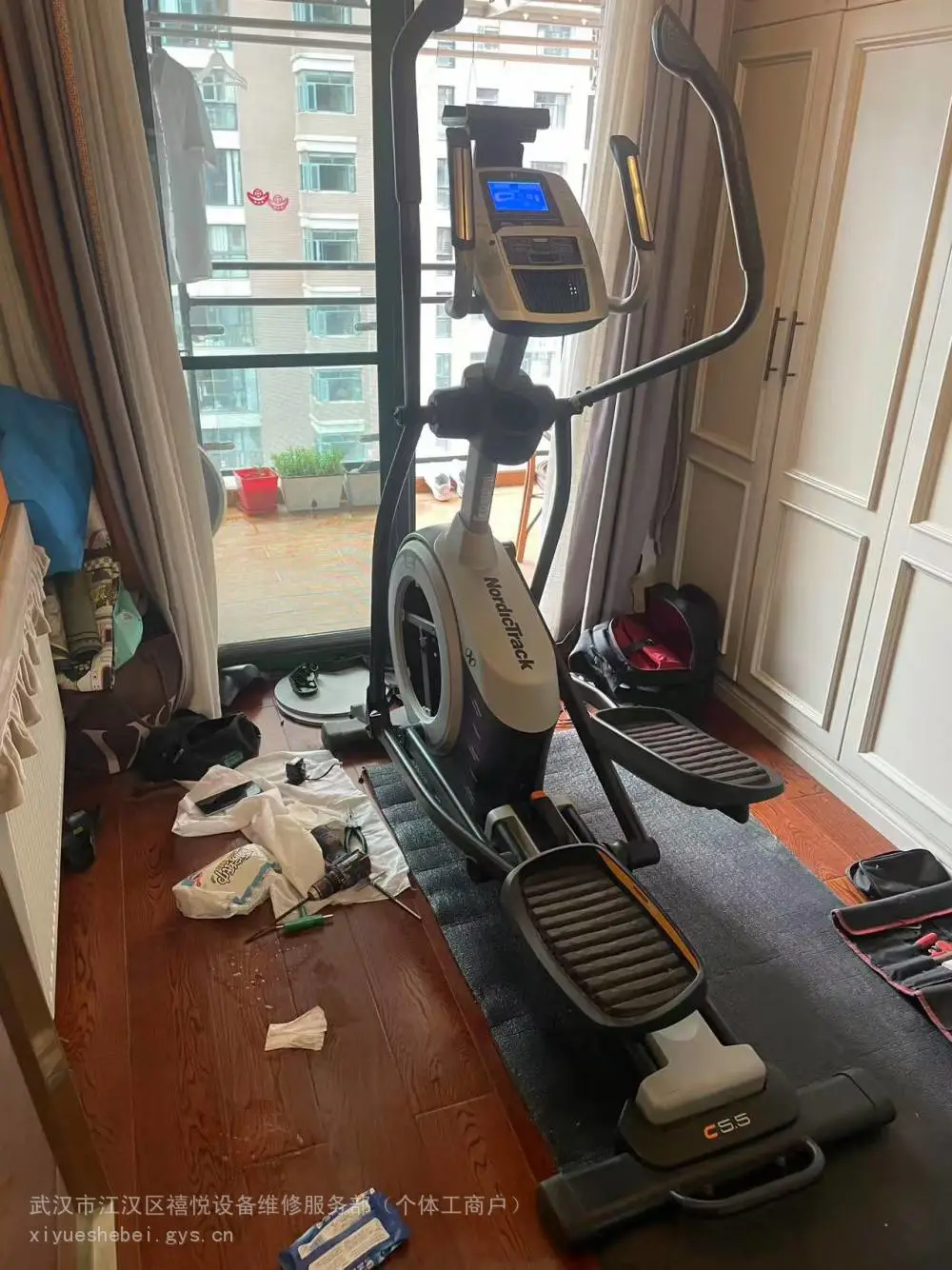 爱康诺迪克Nordic track椭圆机开机无阻力 阻力马达不工作 显示屏闪烁维修 跑步机停顿打滑 不顺畅开机不显维修示