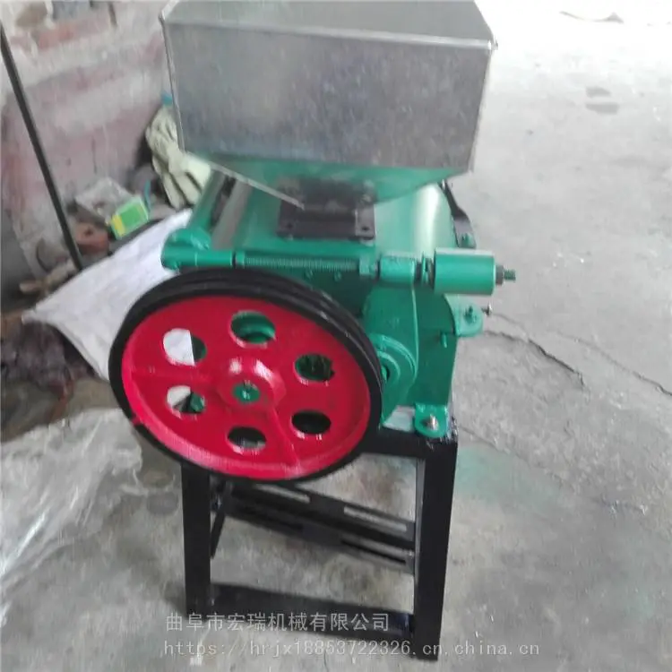 呼伦贝尔花生米破碎机新价格高粱煮酒用破碎机小型玉米粉碎机械价格