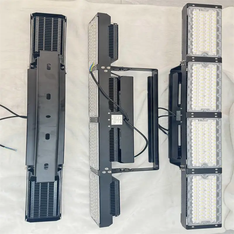 芯鹏达网球场灯光改造 LED 投光灯 防眩光偏光户外旧灯更换工程灯具