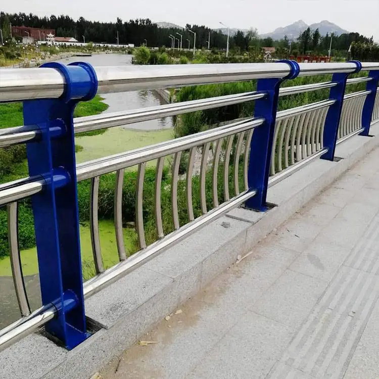 内蒙古兴安盟桥梁栏杆制作厂家景观道路桥梁工程防撞护栏