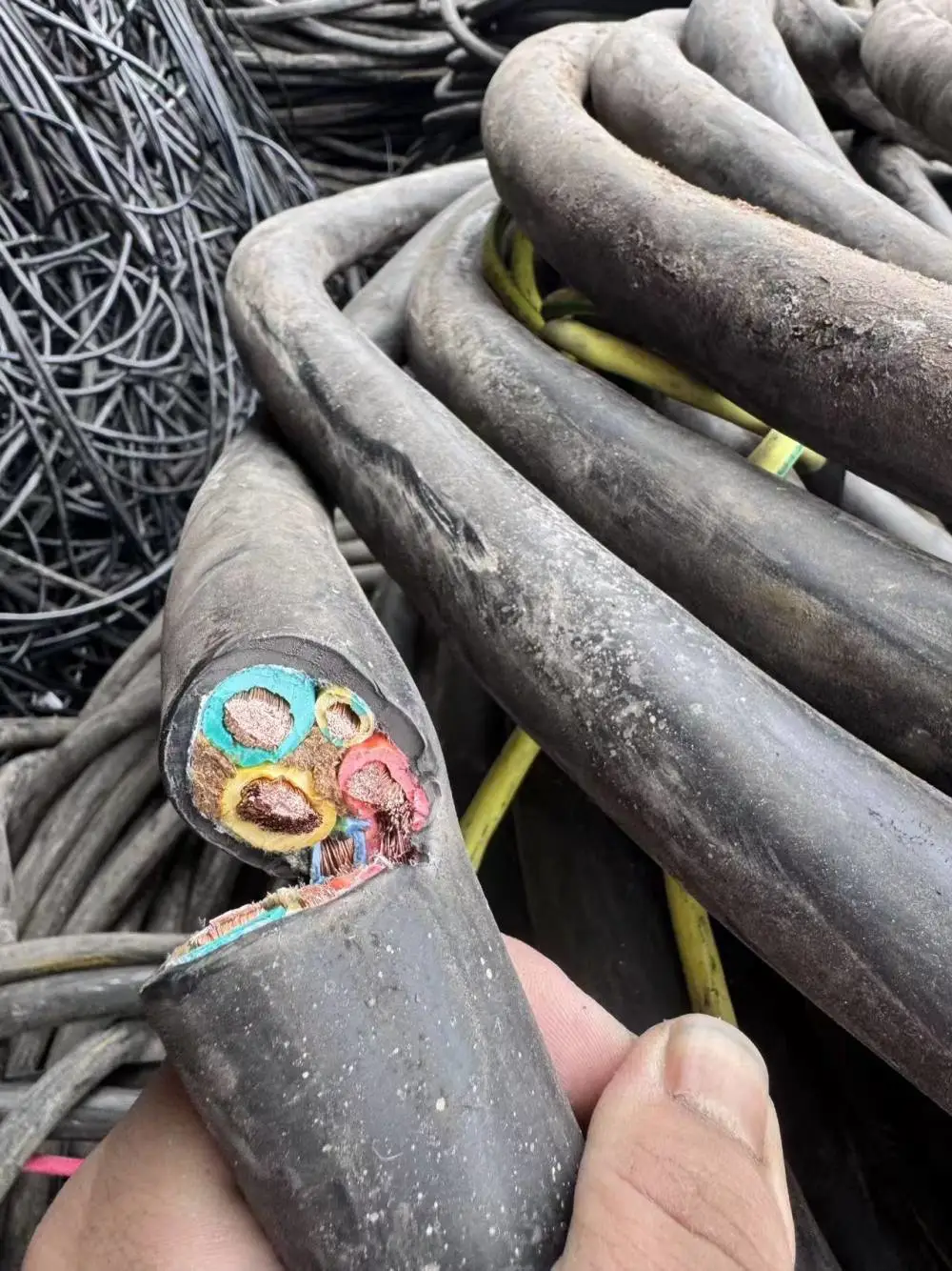 广佛电线电缆及工厂废旧设备回收，***工厂整场打包回收，高效环保处理