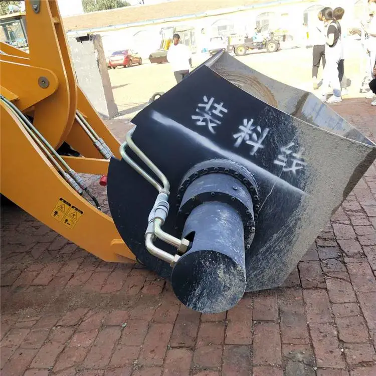 柳工50铲车带搅拌斗 叶片式搅拌斗铲车 新款搅拌斗铲车好用效率快