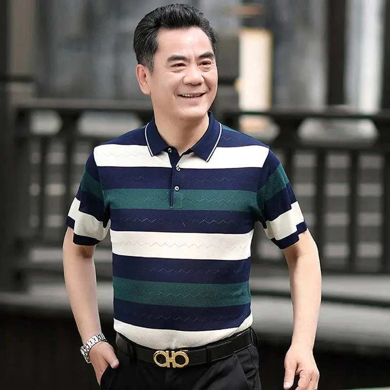 冬季中老年人服装批发市场在哪里纯色花纹宽松翻领短袖中老年翻领短袖t恤一般批发衣服去哪里拿货