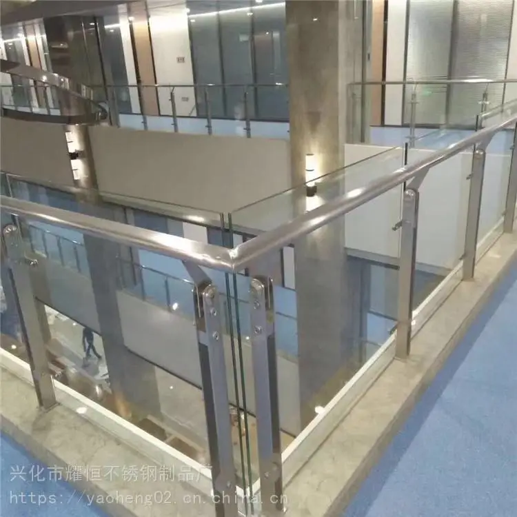 小区家用阁楼 楼道不锈钢护栏 不锈钢立柱玻璃栏板图集 设备齐全成本低