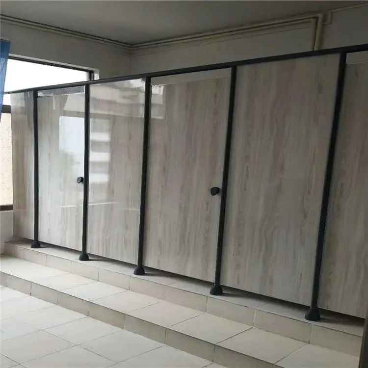 选择什么材料来安装中山卫生间隔断