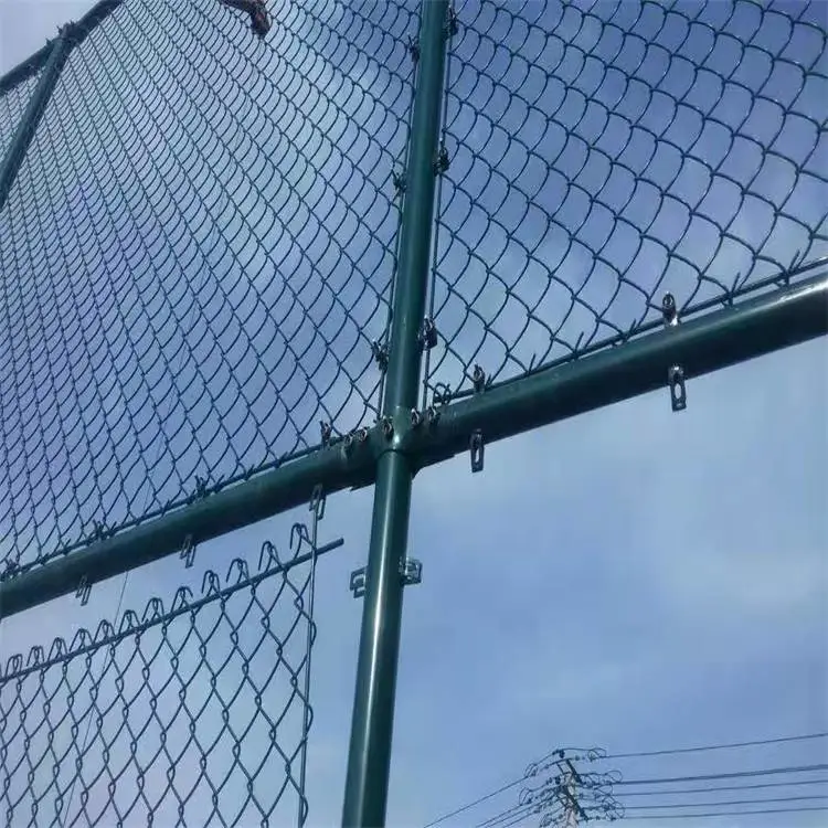 黑龙江桃山竞技场围网 底座勾花网防护网当天发货