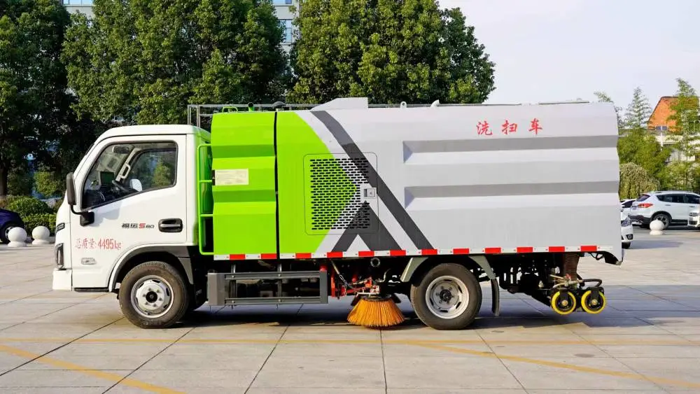 重汽豪沃路面清扫车环卫洗扫车价格实惠