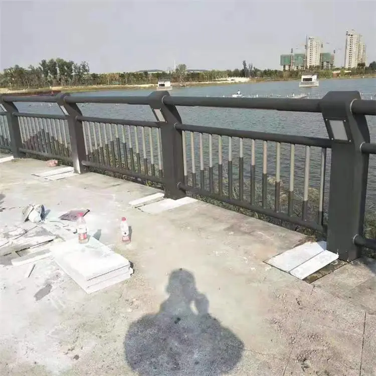 山西太原桥梁铁护栏厂家防撞安全道路桥梁防撞护栏