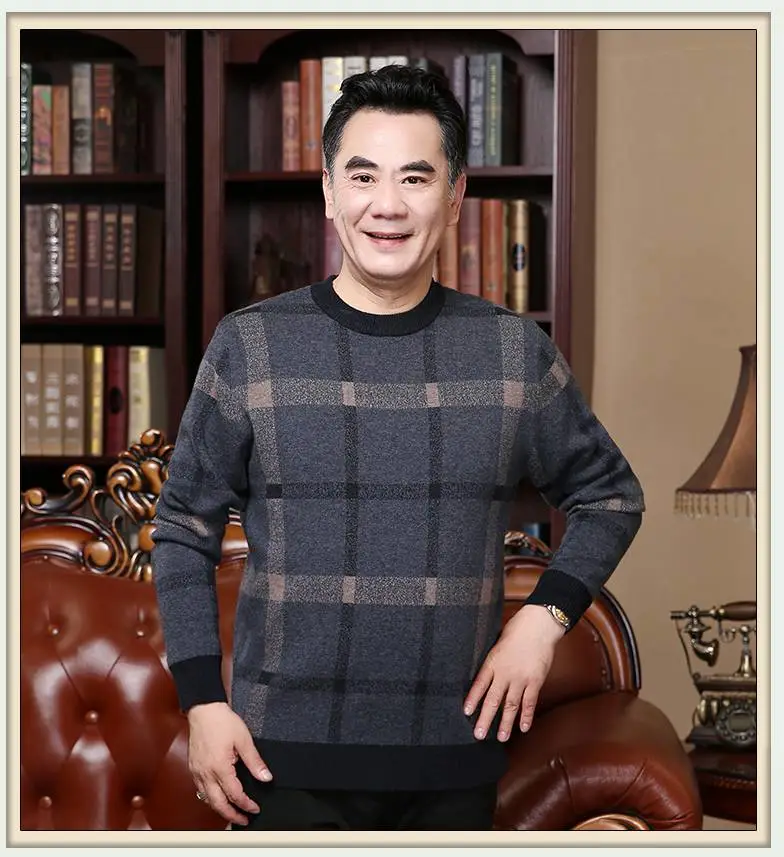 成都便宜地摊货源批发中老年男针织毛衣上衣爸爸秋装40岁中年毛衣3元外贸库存处理