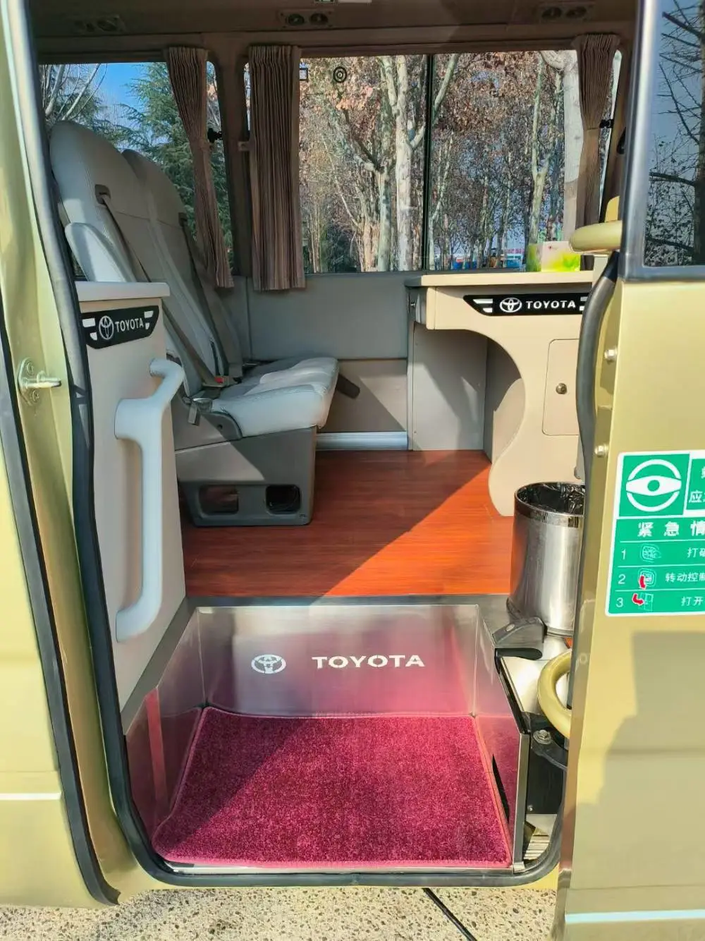 丰田考斯特出租 豪华中巴车租赁 郑州新郑机场接送包车 售后一体服务