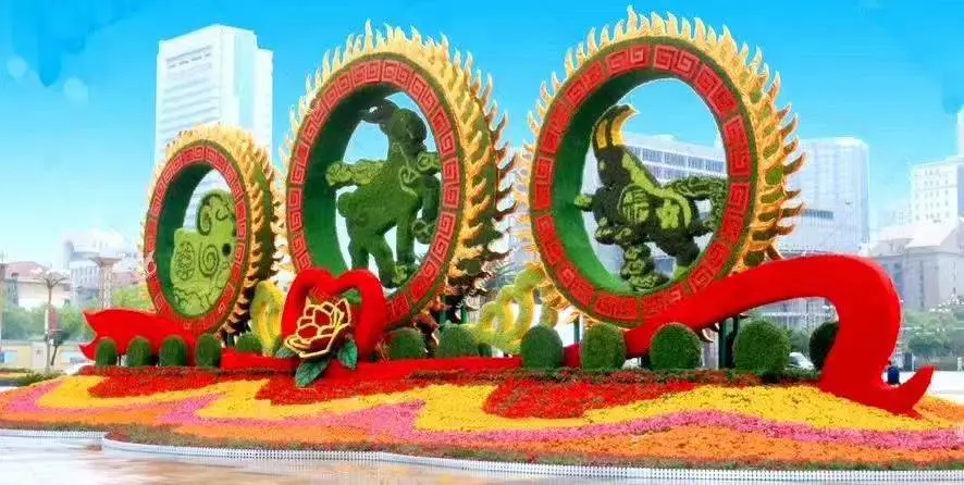 云南昭通五颜六色的雕塑仿真动物造型工艺品仿真景观绿雕