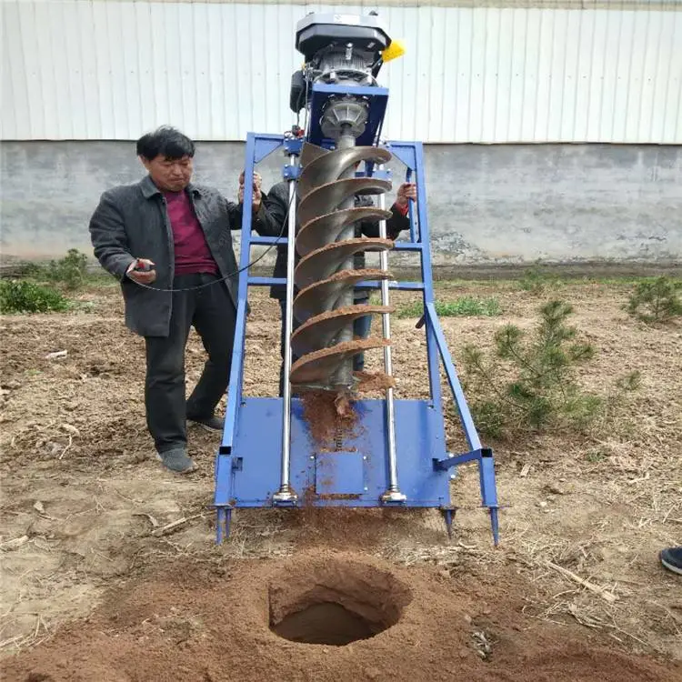 管桩芯掏土机倾力清理桩孔淤泥余土