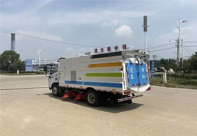 喷雾道路清扫车快速清扫专家