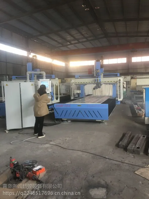 四轴铝型材加工中心