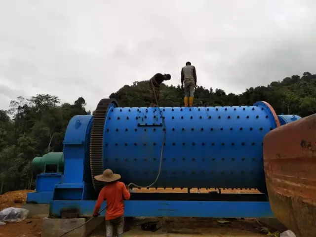 1500*3000型号卧式连续球磨机 实验室研磨设备 3t/h产量