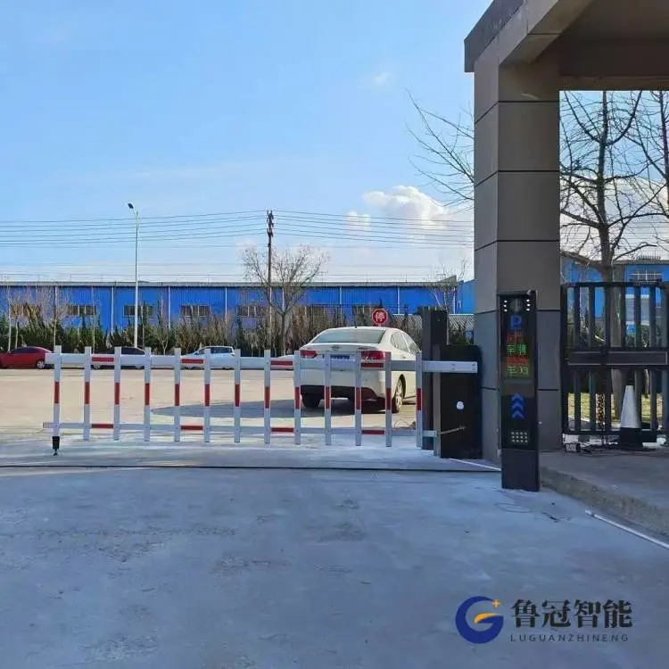 开原市栅栏道闸安装车牌识别起落杆系统液压升降柱智能挡车专用