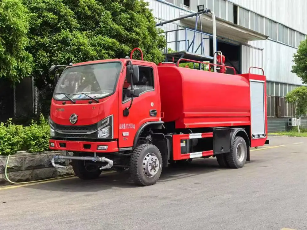 东风华神四驱消防洒水车 6吨应急救火车 城镇灭火车