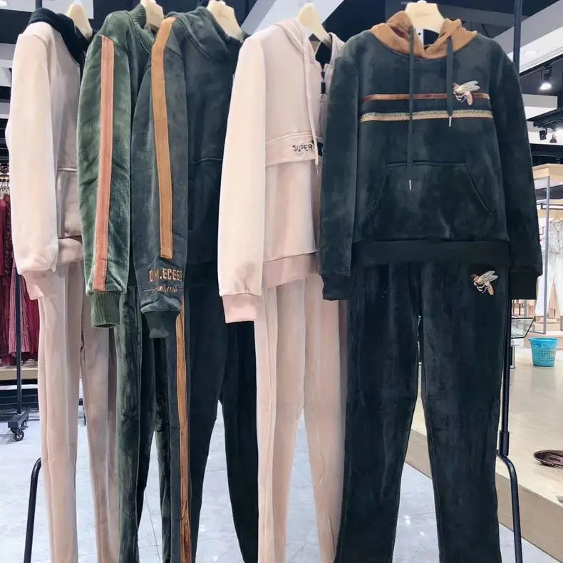 欧点品牌折扣大衣派克羽绒服直播休闲山东泰安地摊服装批发尾货