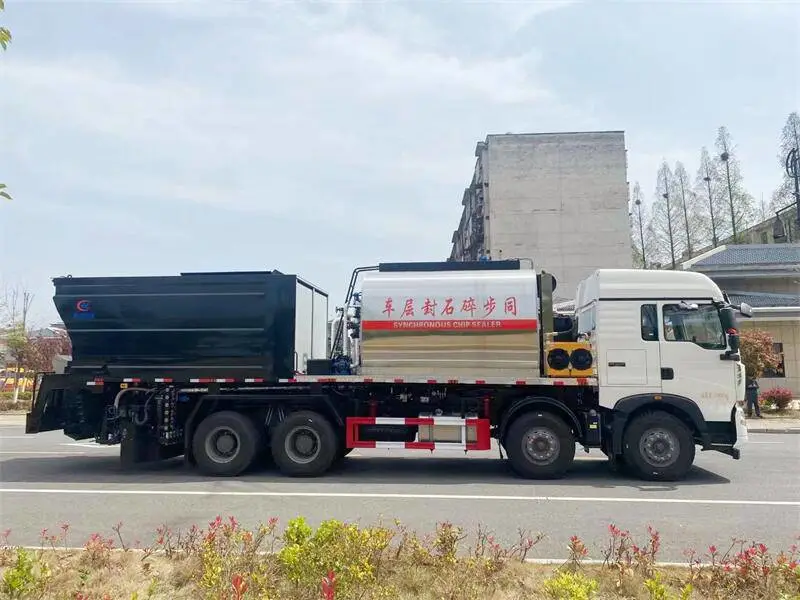 同步封层车是用于什么 b1红宇牌同步碎石封层车图片