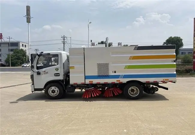 喷雾道路清扫车快速清扫专家