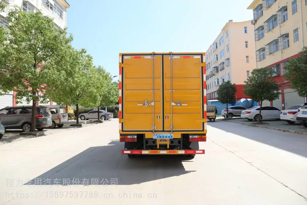 料箱容积12立方车载式粉碎车干湿树枝粉碎车型号