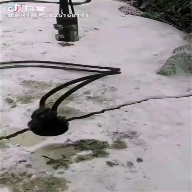液压开山机A 露天石灰石不用放炮怎么开裂乐山